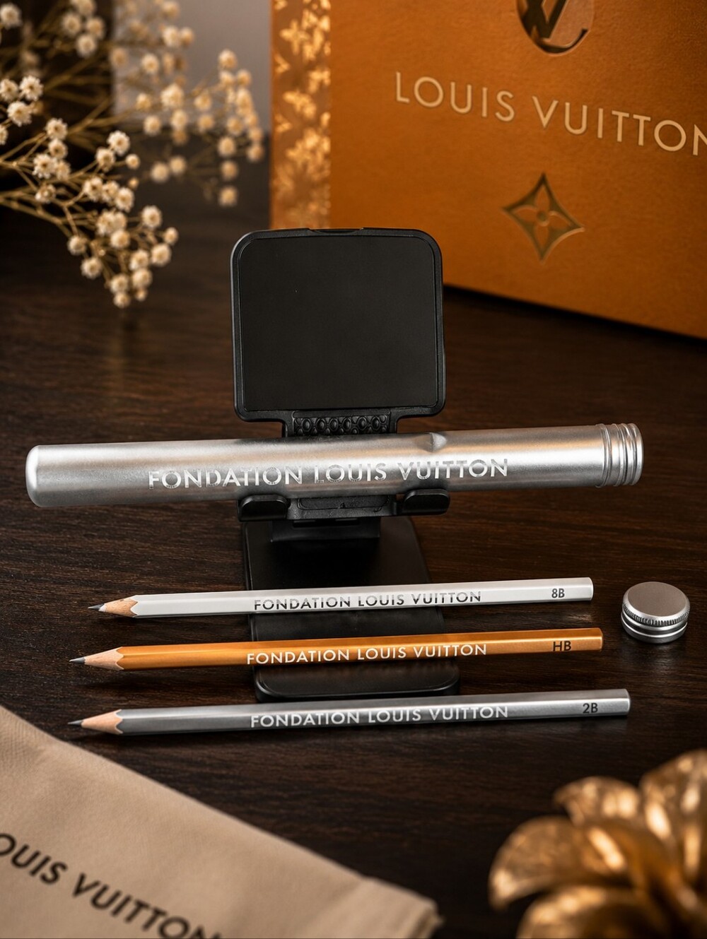 Fondation Louis Vuitton Pencil Set & Holder Limited Edition Museum Exclusive